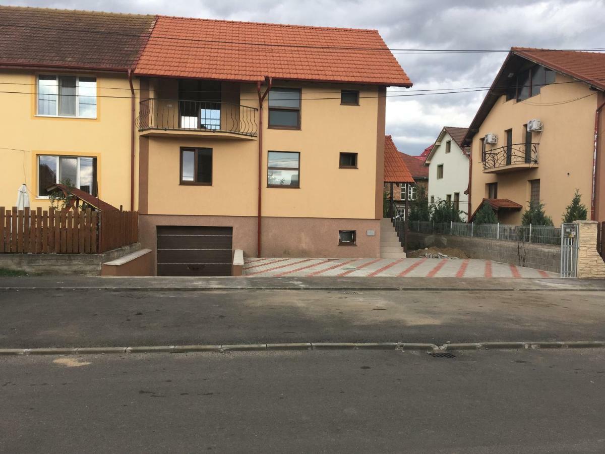 Casa In Zona Linistita, Campia Turzii Villa Exterior photo