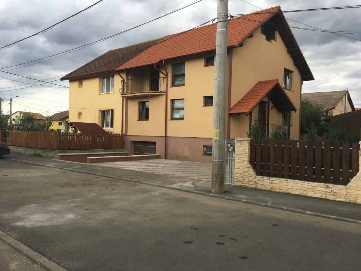 Casa In Zona Linistita, Campia Turzii Villa Exterior photo